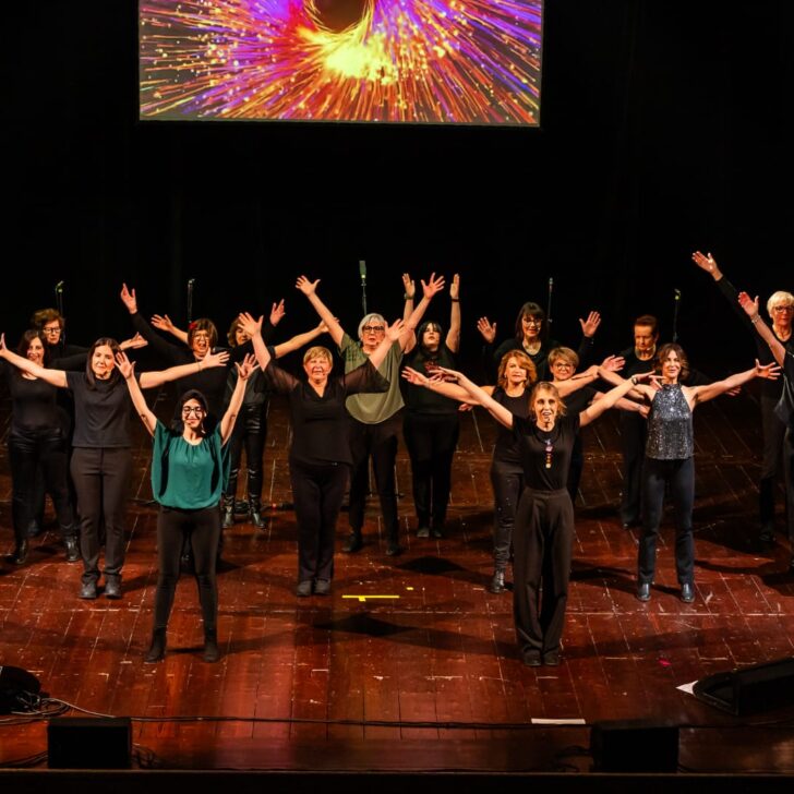 FuckCancer Choir: grande successo del musical a Casale. Donati 5 mila euro alla ricerca contro il mesotelioma