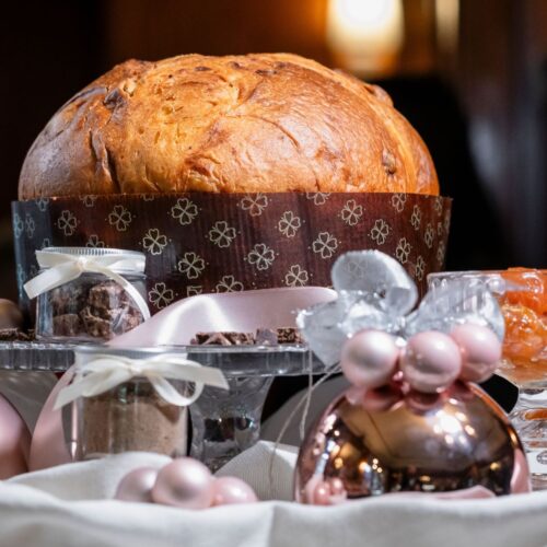 È boom per il Pan Cri Cri, il panettone alla farina di grilli: “Prenotazioni fino a gennaio”