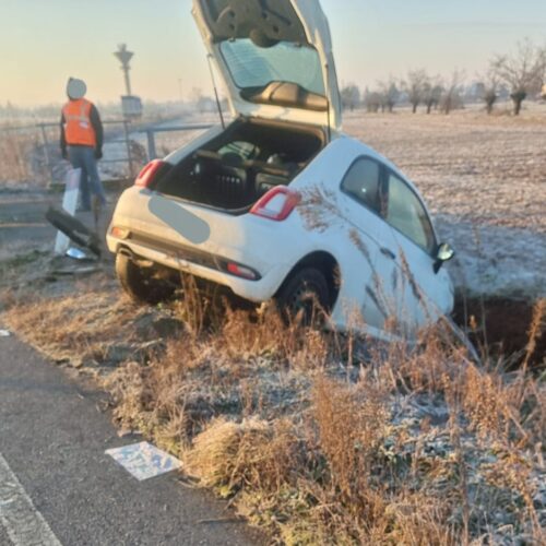 Incidente a Pozzolo Formigaro: auto fuori strada