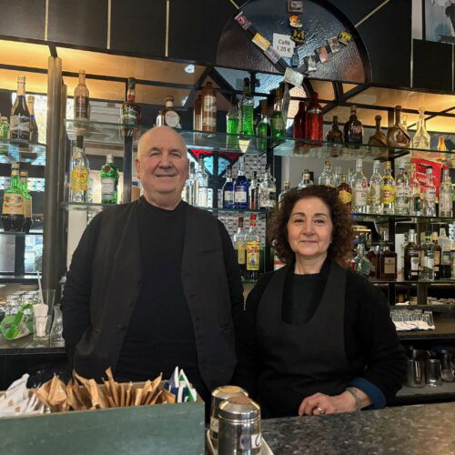 Dopo 30 anni, Maria Grazia e Angelo salutano i clienti del Caffè Garibaldi di Alessandria