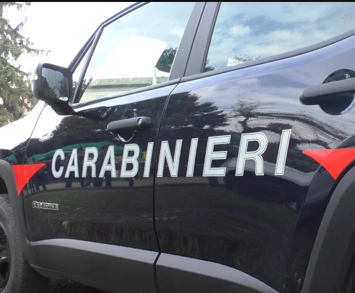 Blitz dei Carabinieri nelle campagne del Pavese: arrestato spacciatore con eroina e cocaina