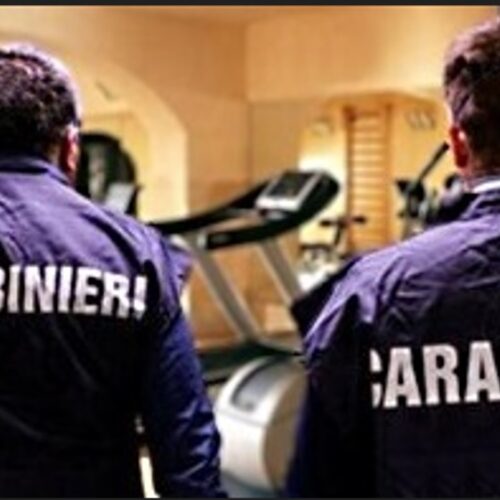 Carabinieri in incognito in palestra beccano ladro “con le mani in un armadietto”