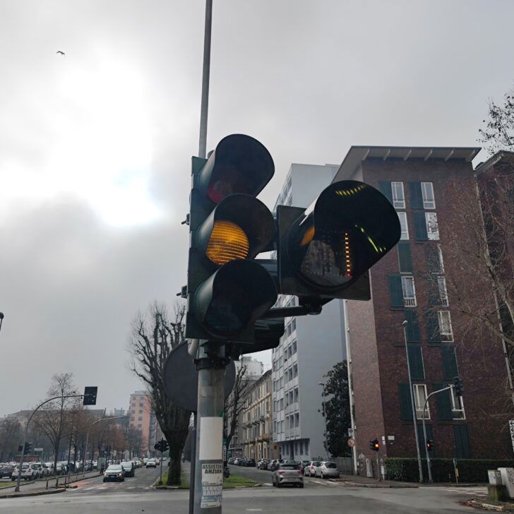 Installati i countdown ai semafori dell’incrocio tra corso Borsalino e via XX settembre ad Alessandria