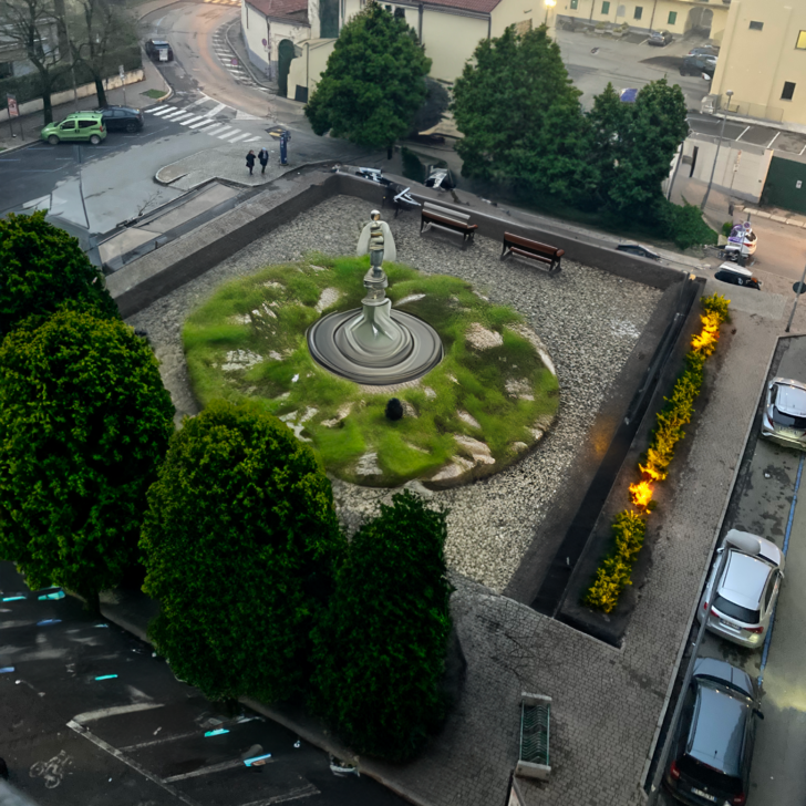 Piazza Carducci senza auto. Ideale chiede: “Sarà mai possibile?”