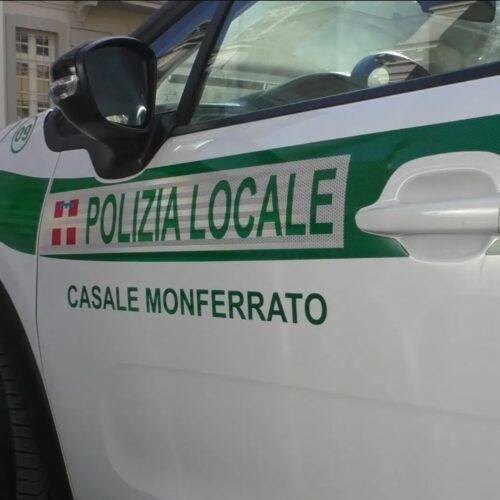 Donna investita da un furgone in piazza Battisti a Casale