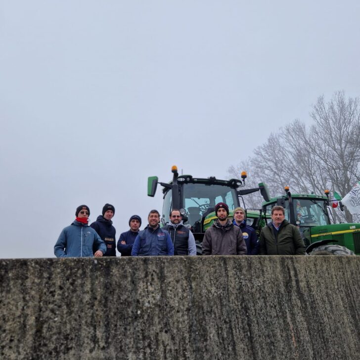 Prosegue la protesta degli Agricoltori Autonomi: i trattori agli ingressi di Alessandria