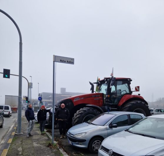 Prosegue la protesta degli Agricoltori Autonomi: i trattori agli ingressi di Alessandria