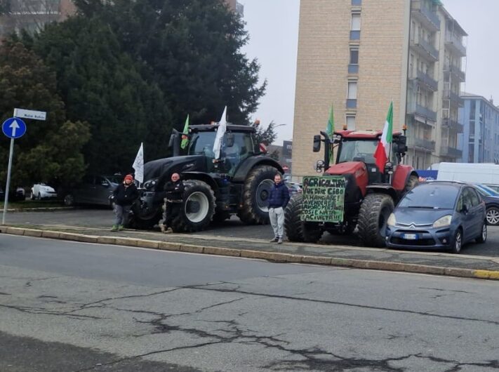 Prosegue la protesta degli Agricoltori Autonomi: i trattori agli ingressi di Alessandria