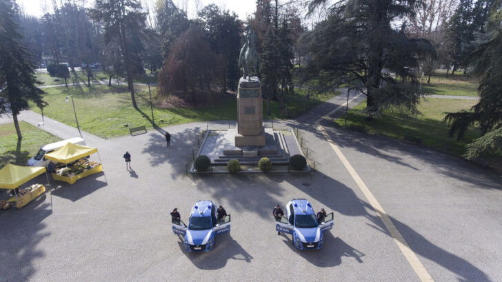 Ad Alessandria tre nuove auto elettriche della Polizia di Stato