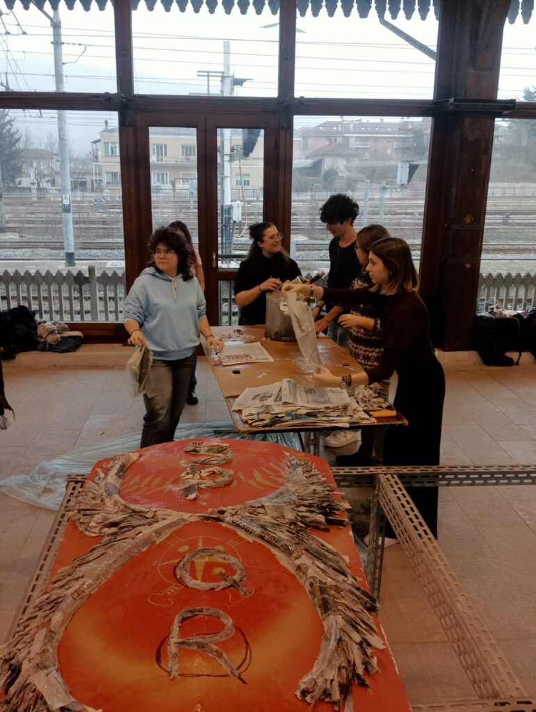 Carnevale Acqui laboratorio cartapesta 2025