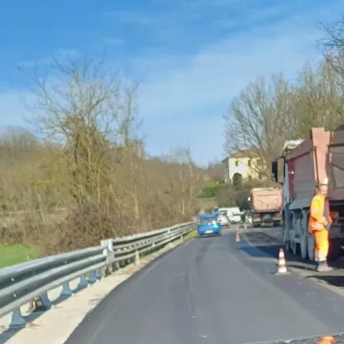 In serata rimosso il semaforo sulla strada Colla tra Valmadonna e Valenza