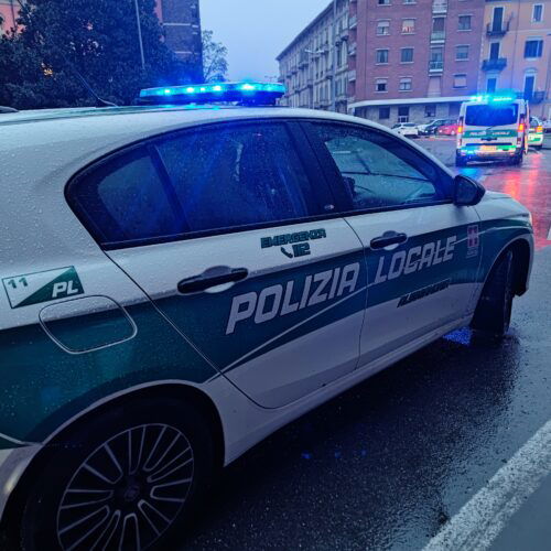 Incidente in piazza Valfrè ad Alessandria: investito un ciclista