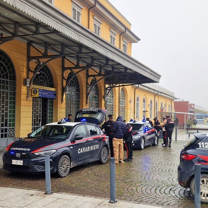 Operazione dei Carabinieri in zona stazione a Tortona: verifiche in 5 locali e controllate 50 persone