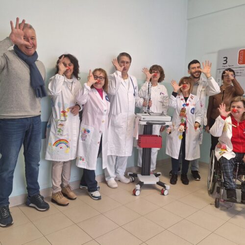 Ospedale Alessandria: un elettrocardiografo per l’Oncologia grazie ai Clown Marameo e al VM Motor Team