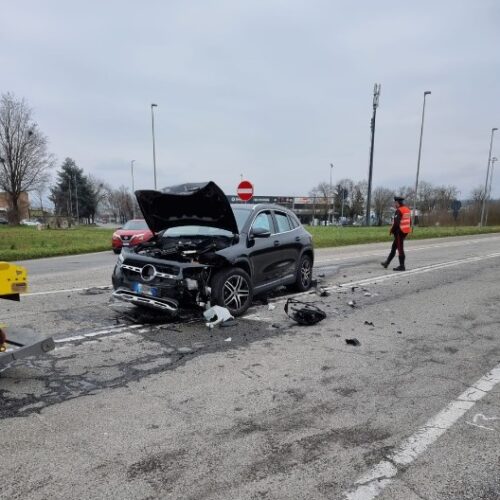 Scontro da due auto lungo la 35 bis dei Giovi a Novi Ligure