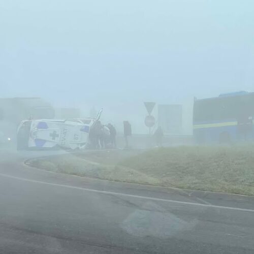 Incidente a San Michele tra una ambulanza e un pullman: cinque feriti, non in gravi condizioni