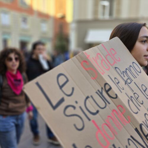 8 marzo: “Il patriarcato non è morto, bisogna intervenire anche nelle scuole per demolirlo”