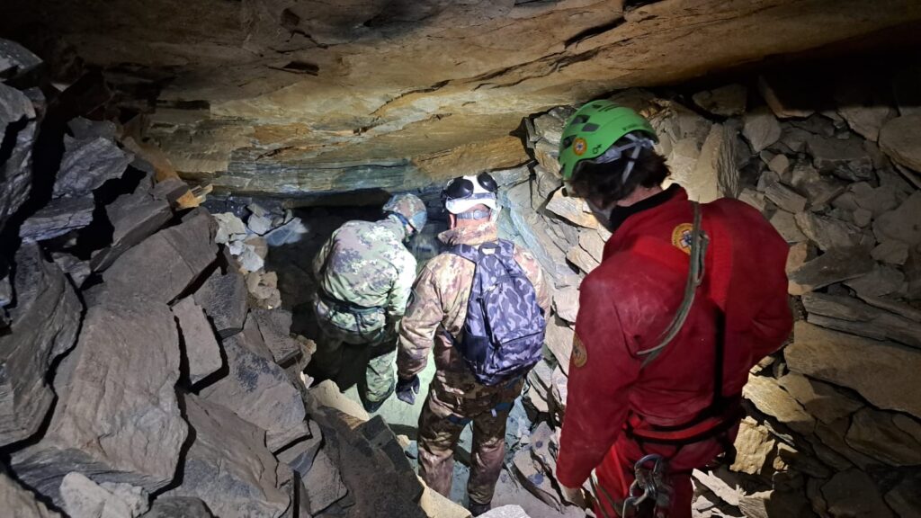 Bonifica bombe mano grotta cuneese