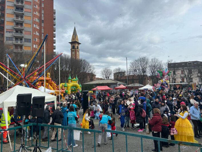 Al quartiere Cristo piazza Ceriana gremita per il Carnevale tra maschere, musica, giochi e la pentolaccia