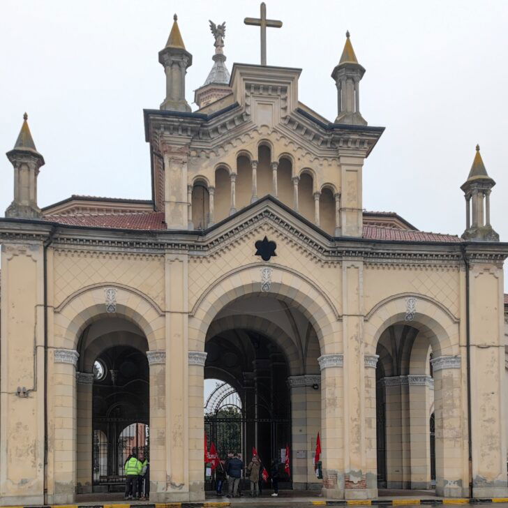 Appello di alcuni cittadini contro gli atti vandalici al cimitero: “È ora di mettere le telecamere”