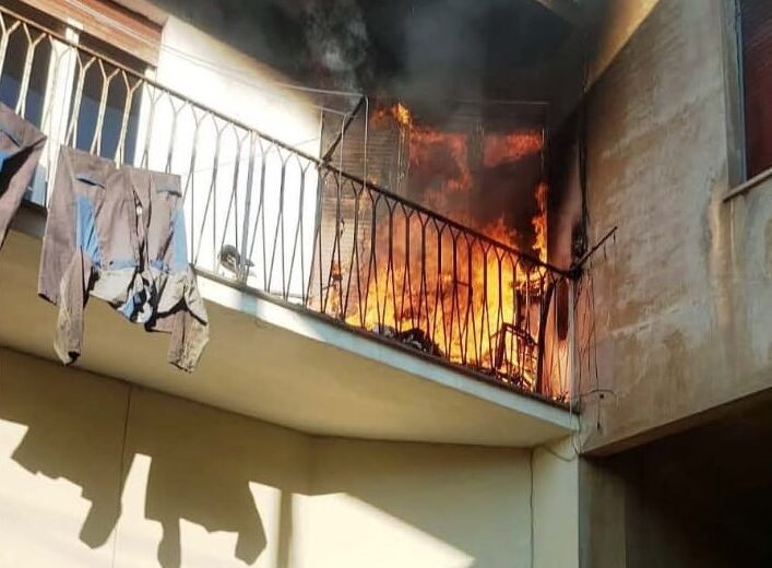 Incendio in una palazzina a Novi: nessuna persona intossicata