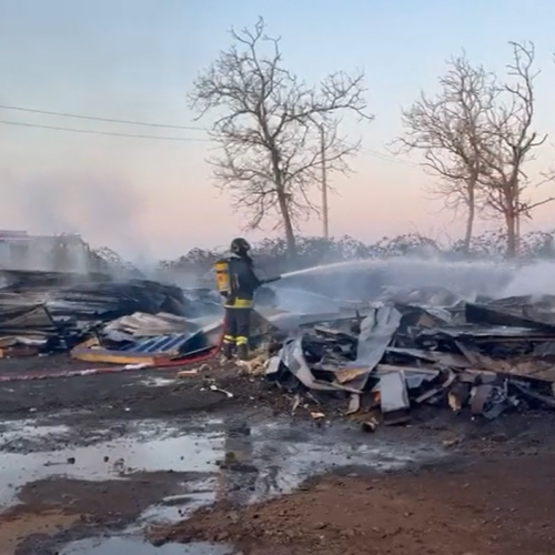 Incendio deposito a Oviglio: Vigili del Fuoco al lavoro dalle 5