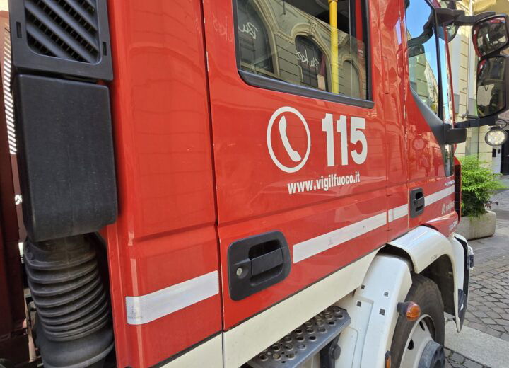 Si ribalta autocisterna sulla A7: grossi disagi al traffico
