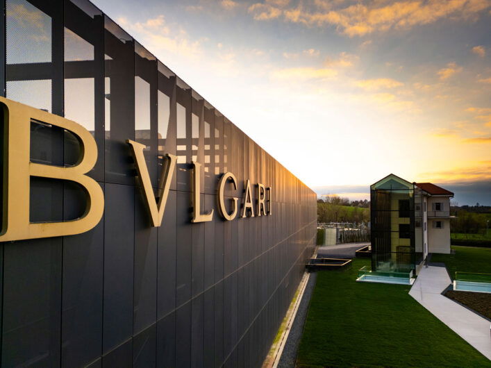 Bvlgari cresce ancora ed entro il 2029 verranno assunti altri 500 artigiani