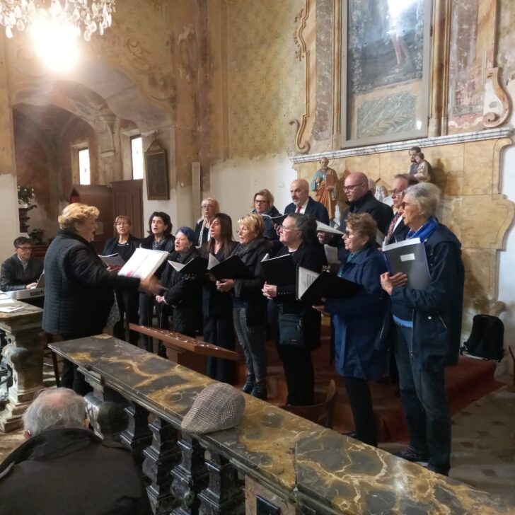 A Lobbi la messa per ricordare Don Angelo Campora con il coro fondato da lui
