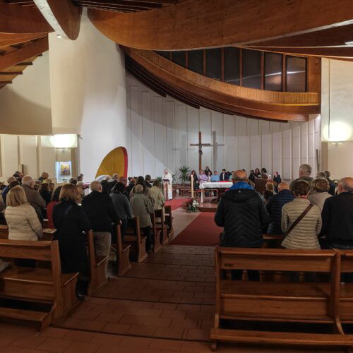 Papa Francesco, ad Alessandria la veglia di preghiera: “Una tristezza infinita, resterà un esempio”