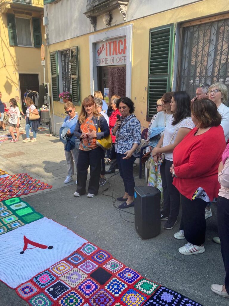 Tappeto ricami carpeneto contro violenza donne