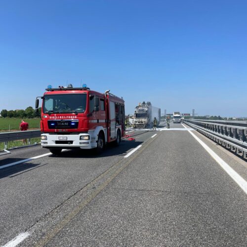 Mezzo in fiamme sulla A21: chiusa entrata di Alessandria Est