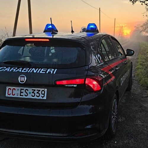 Anziano trovato agonizzante in casa: l’intervento dei Carabinieri e dei Vigili del Fuoco gli salva la vita