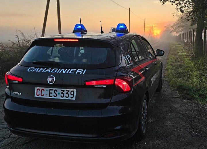 Anziano trovato agonizzante in casa: l’intervento dei Carabinieri e dei Vigili del Fuoco gli salva la vita