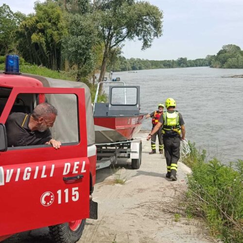 Esercitazione dei Vigili del Fuoco lungo il Po a Casale e Morano