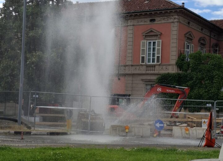 Torna l’acqua in zona Valfré dopo i danni di ieri al cantiere