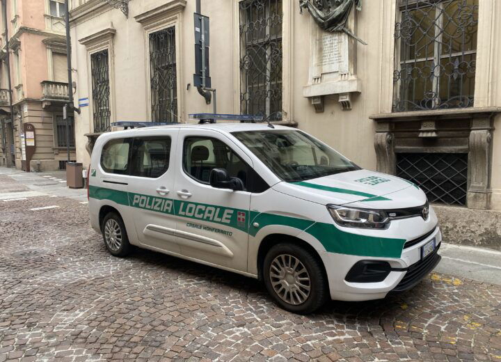 Litiga con un turista e si vendica rigandogli l’auto: Polizia locale individua il colpevole