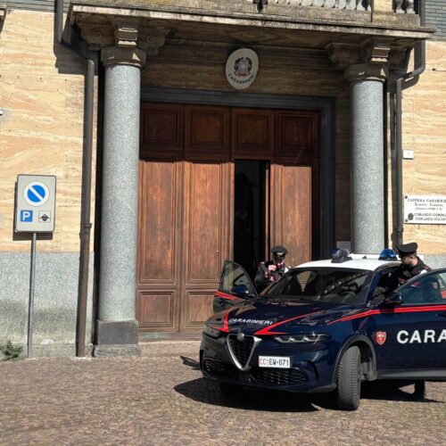 Dipendente sorpreso a rubare nel magazzino: arrestato dai Carabinieri