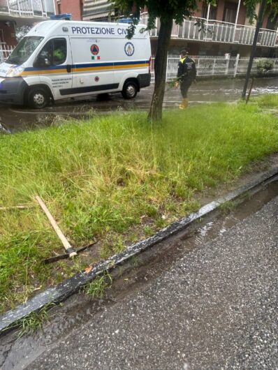Allagamenti a Valenza in via Circonvallazione Ovest: sul posto la Protezione Civile e il Comune