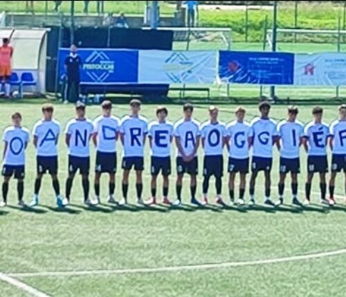 I giovani calciatori del Derthona scendono in campo nel ricordo di Andrea Mendeni