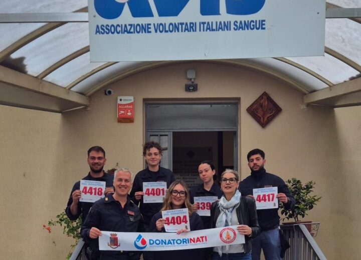 La giovane studentessa Sofia si unisce alla Maratona del Donatore degli Allievi Agenti della Scuola di Polizia