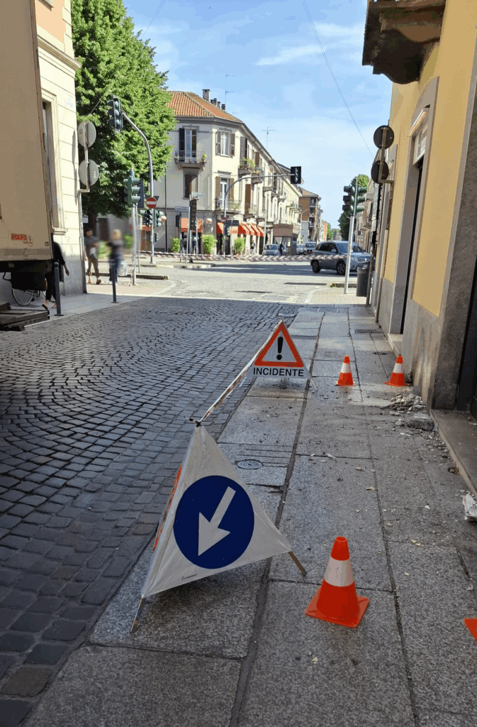 Camion urta balcone via Guasco Alessandria 30 maggio 2025