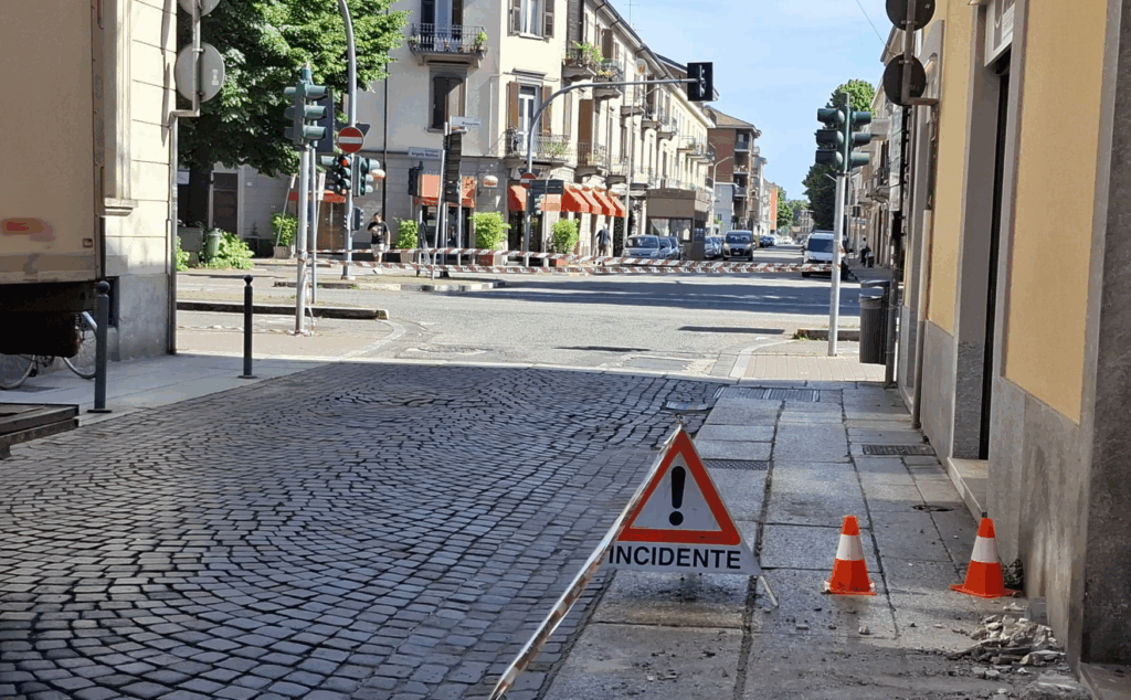 Camion urta balcone via Guasco Alessandria 30 maggio 2025