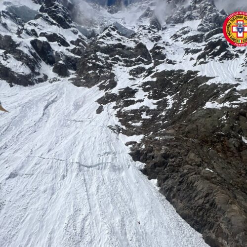 Tragedia sul Monte Rosa: morto un alpinista nella discesa del canalone Marinelli