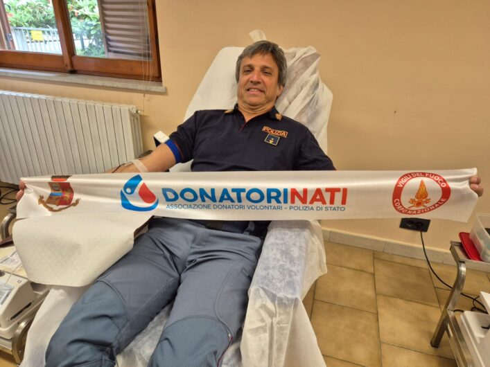 La giovane studentessa Sofia si unisce alla Maratona del Donatore degli Allievi Agenti della Scuola di Polizia