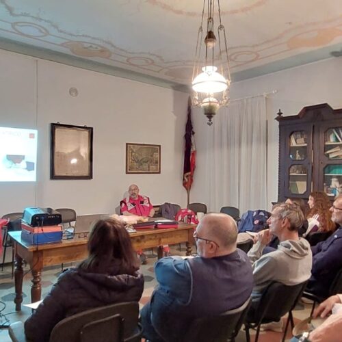 A Monte Valenza venti persone con il certificato per l’uso del defibrillatore
