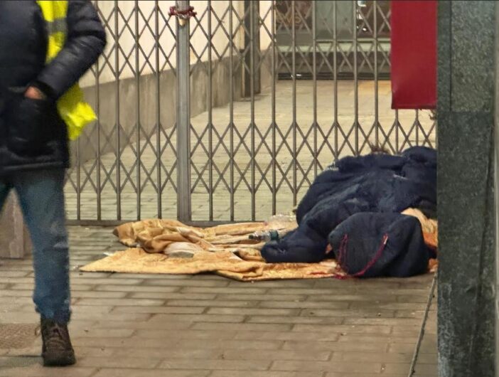 Ad Alessandria si aggrava l’emergenza freddo: 25 persone senzatetto e quasi 100 a rischio sfratto