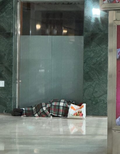 Ad Alessandria si aggrava l’emergenza freddo: 25 persone senzatetto e quasi 100 a rischio sfratto