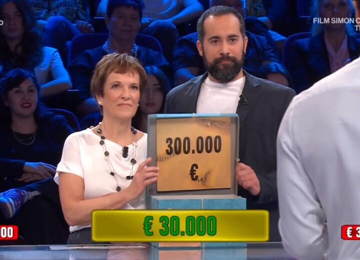 Ad Affari tuoi il pompiere alessandrino Enrico vince 30 mila euro ma nel suo pacco ce n’erano 300 mila