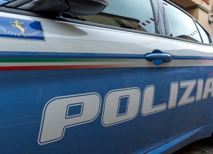 Doveva scontare una pena per maltrattamenti in famiglia. Rintracciato dalla Stradale e arrestato